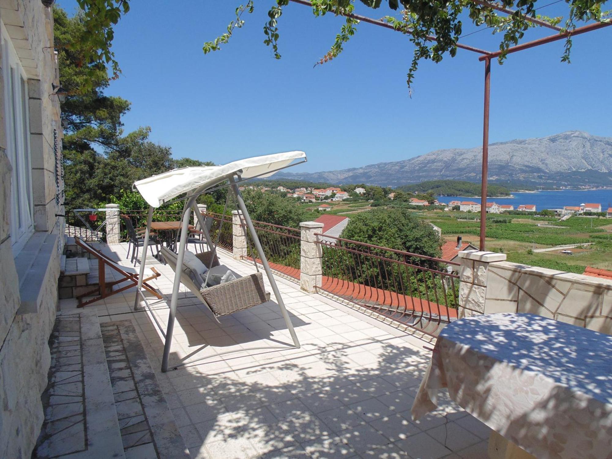 Villa Apartments Mate Cebalo Lumbarda Exterior photo